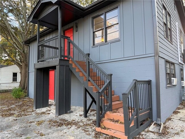 Building Photo - 1772 Martin Pl