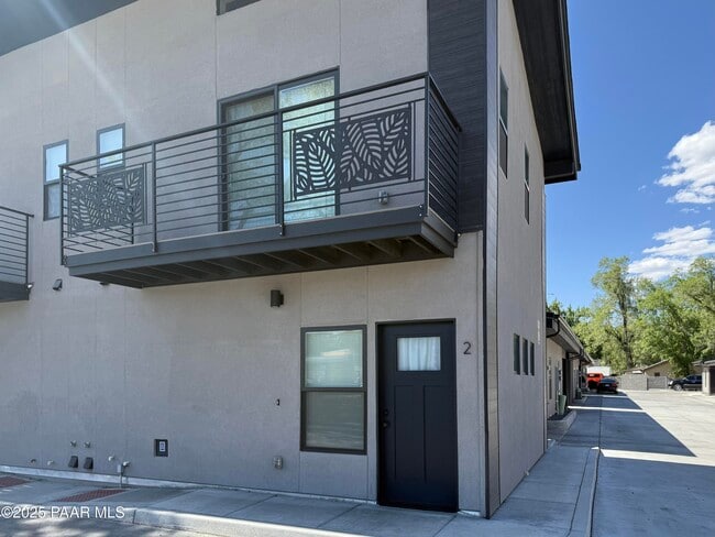 Building Photo - 720 N Walnut St Unit 02 Rental