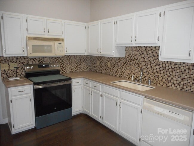 Photo - 10749 Colony Woods Dr