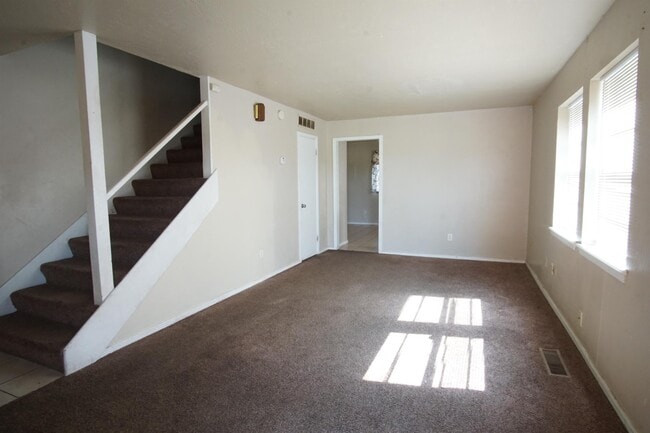 Photo - 1010 E Main St