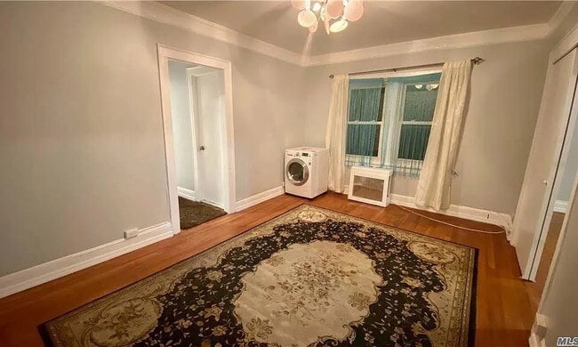Photo - "Charming 3-Bedroom Unit in Queens – Spacious 900 Sq Ft Living!" Unidad 2