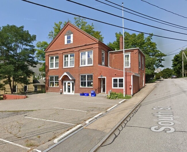 Building Photo - 178 Main St Unit 2