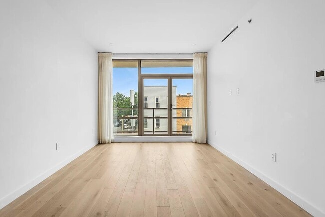 Building Photo - 373 Palmetto St Rental