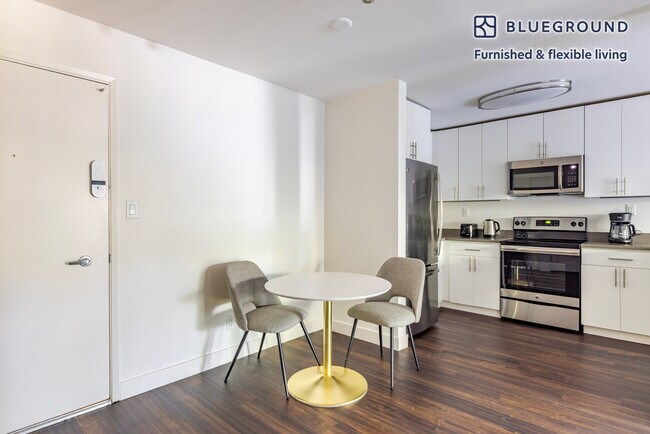 Photo - 655 S Fair Oaks Ave Unidad FL2-ID1962