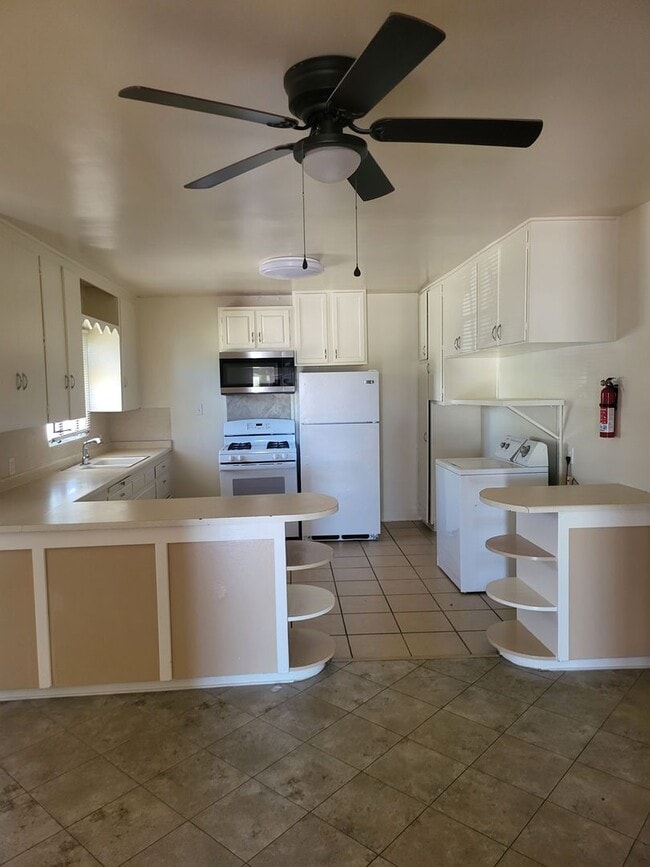 Photo - 324 Monroe St NE Unit A