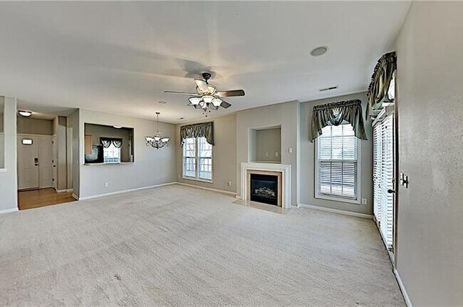 Photo - 5990 Fox Point Cir