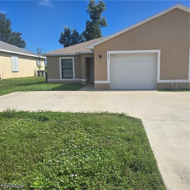 Photo - 203 SE 13th St