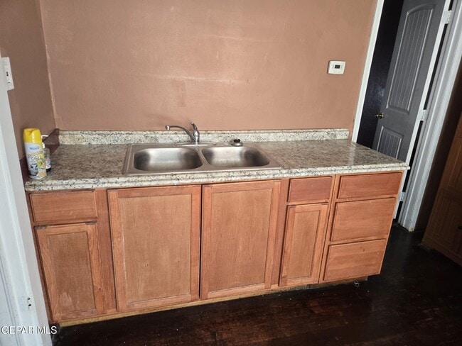 Photo - 3214 Douglas Ave