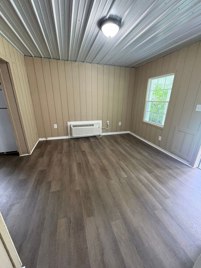 Photo - Charming 2-Bedroom Home in Glasgow!