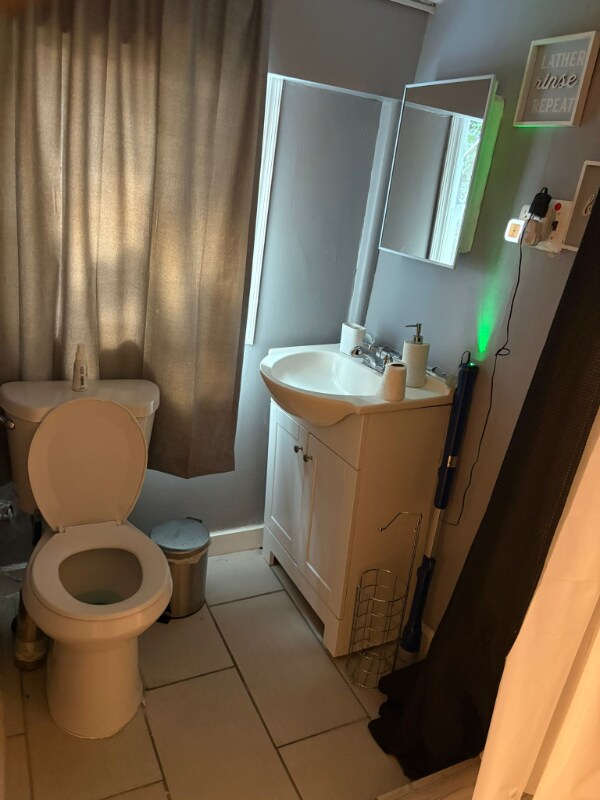 Photo - 127 Wilmington Pl SE Unidad Basement Suite