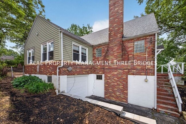 Photo - 130 S Barat Ave