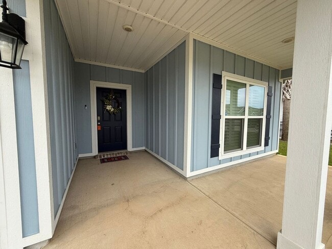 Photo - Gulf Breeze - Forest Bay Estates - 4 bed, 3 bath - SALTWATER POOL and Lawn care included