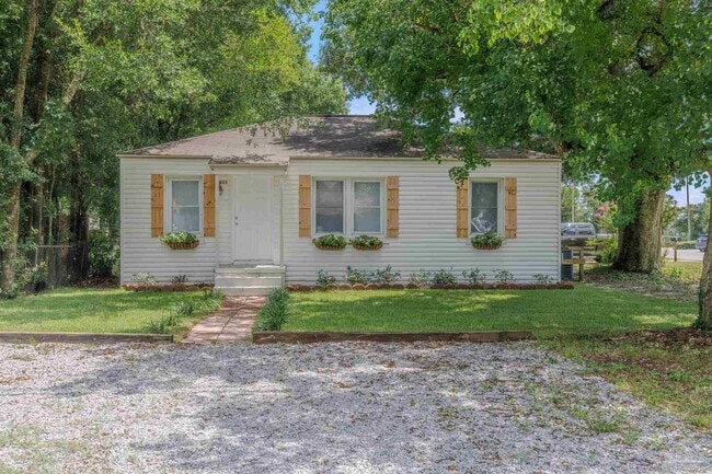 Building Photo - 1223 Wisteria Ave