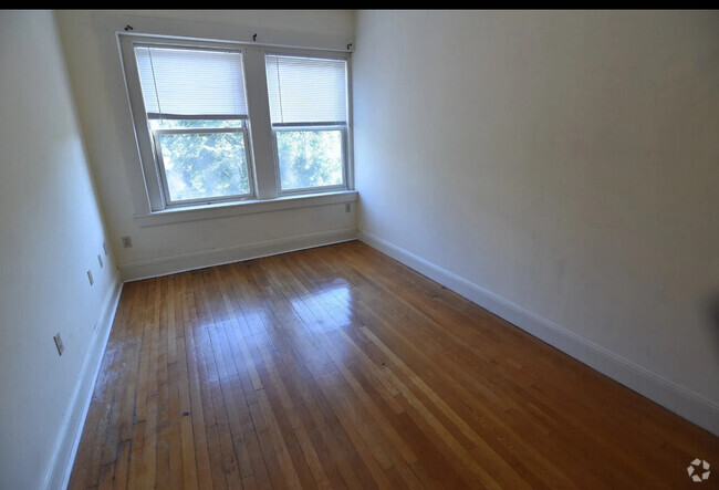 Building Photo - 1410 Beacon St Unit 3 Rental