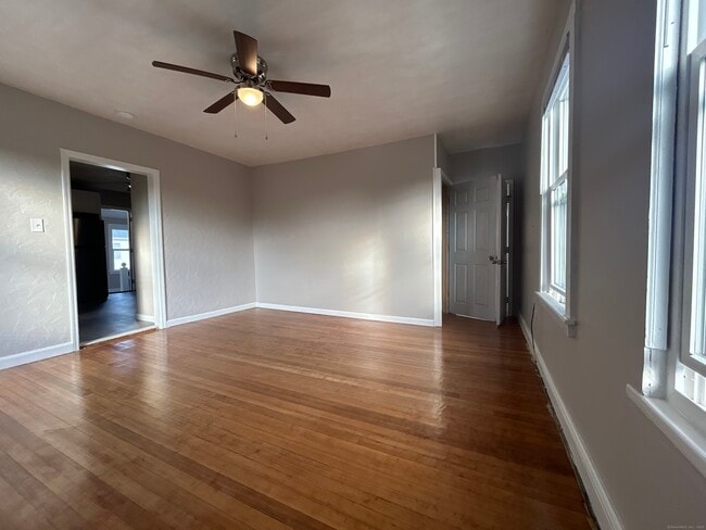 Photo - 120 South End Rd