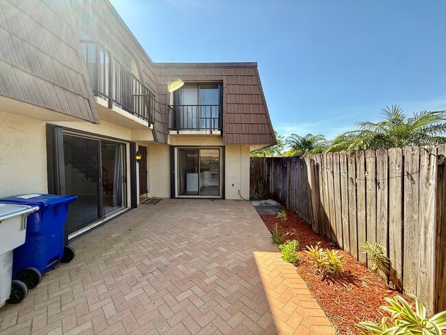 Photo - 1166 6th Ave Unidad 10B