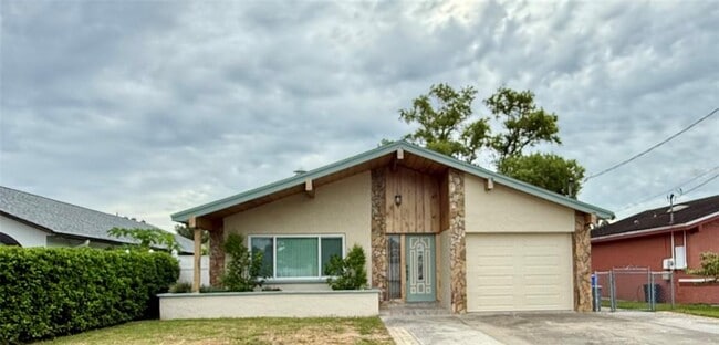 Building Photo - 7523 Blossom Ave Rental