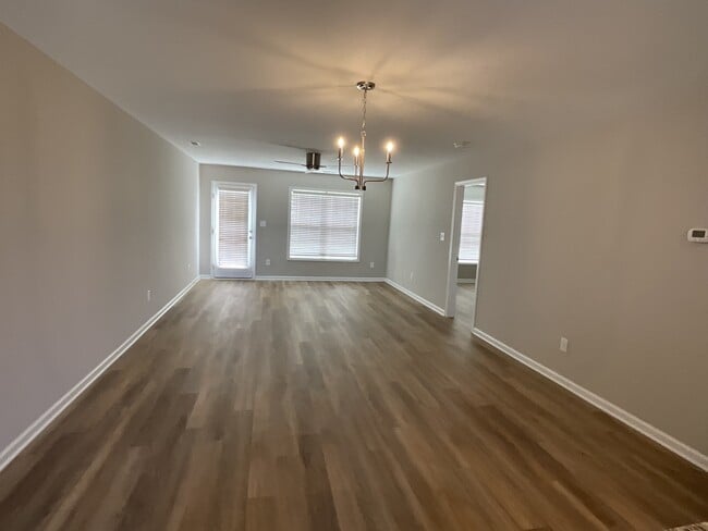 Photo - 805 Middleton Rd