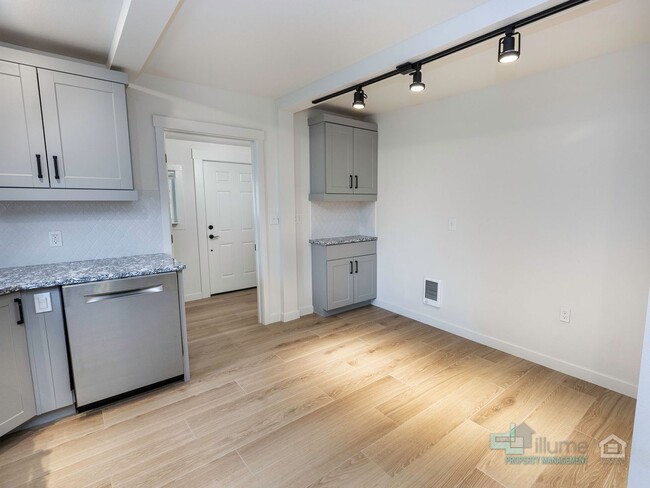 Photo - Beautifully Renovated 3-Bedroom Home with ...