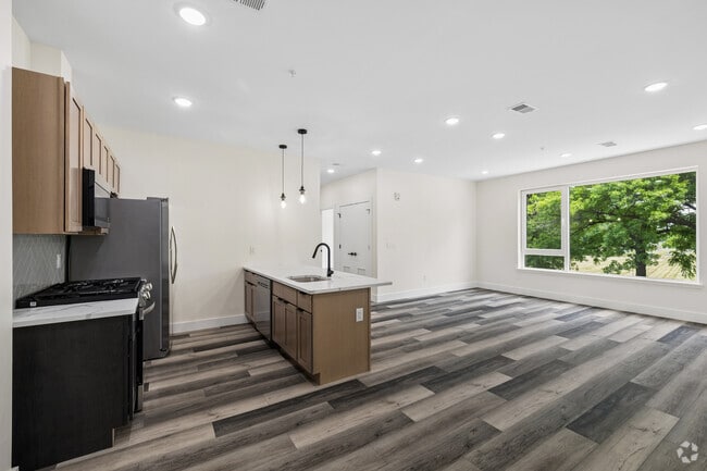 2BR, 1BA - 880SF - Kitchen/Living Room
