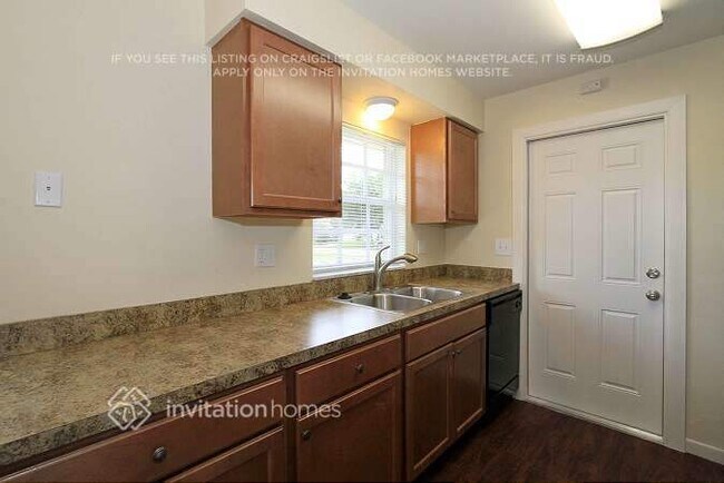 Photo - 896 McKenny Ave