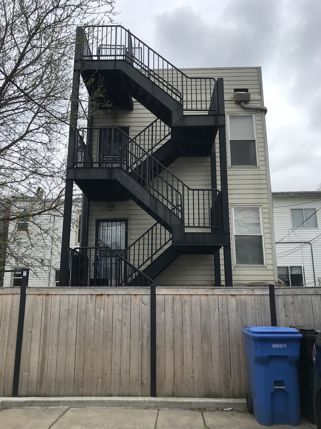 Photo - 3414 W Le Moyne St Unit 3