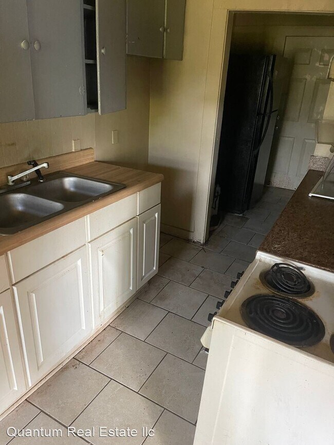 Photo - 1 br, 1 bath House - 3011 N. L Street