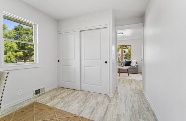 Photo - 521 E 2nd St