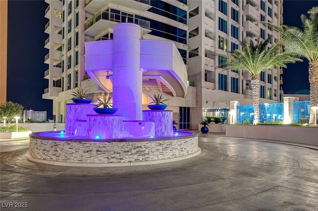 Building Photo - 2700 S Las Vegas Blvd Unit 3705
