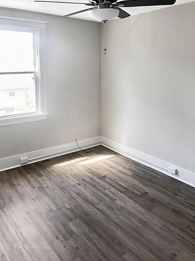 286 Crestwood Ave Unit 286 Crestwood Ave - Upper