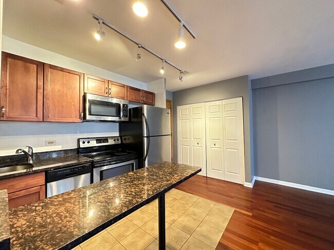 Photo - 4180 N Marine Dr Unit 3031