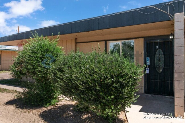 Building Photo - 2018 W Cactus Rd Rental