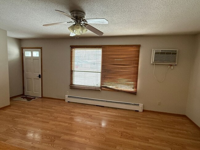 Photo - Reilly duplex Unidad 619 14th Street SE