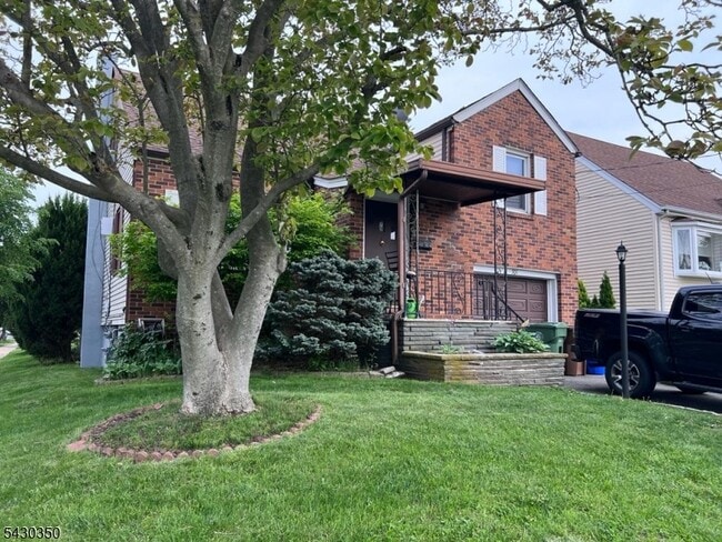 301 W Elm St