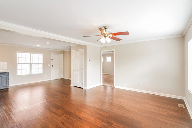 Photo - 2003 Vancroft Cir