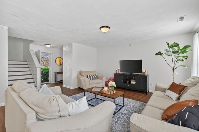 Photo - House for Rent in Norfolk