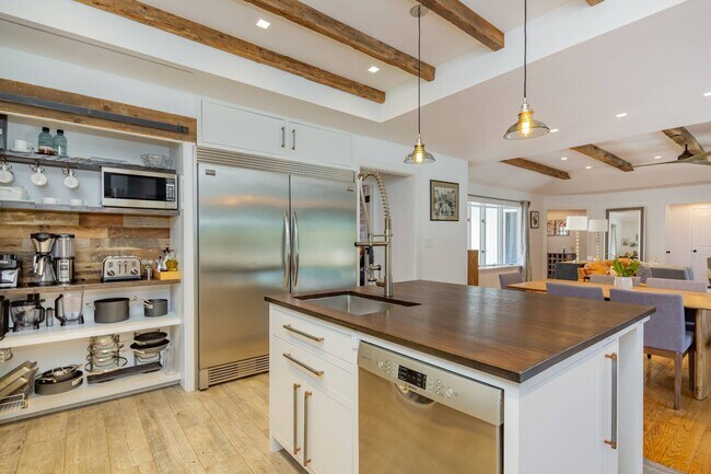 Photo - 91 Pantigo Rd