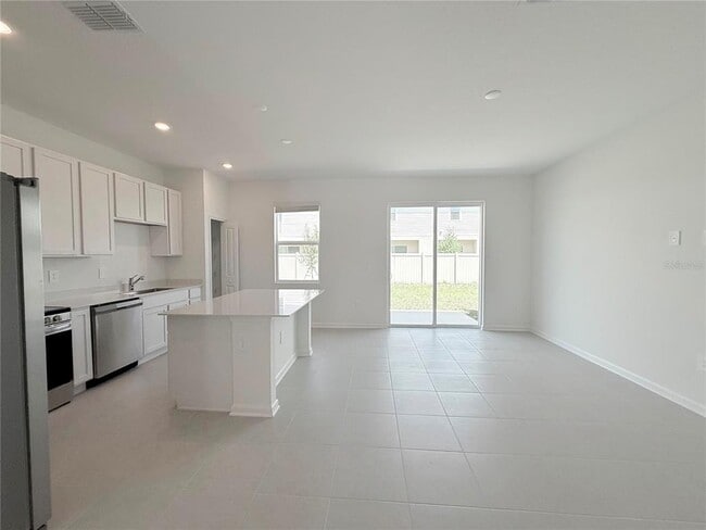 Photo - 3076 Chromatic St
