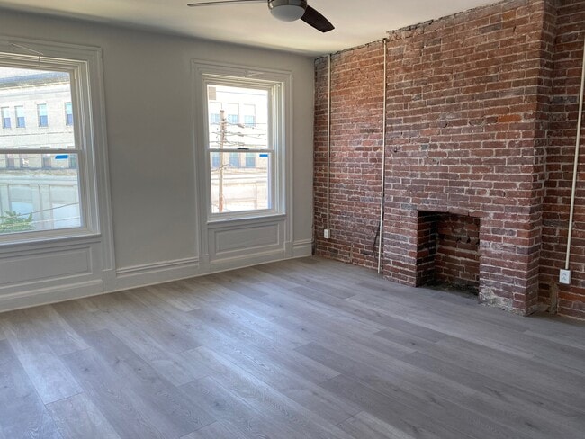 Photo - 4754 Liberty Ave Unit B2