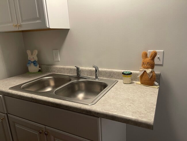 Kitchen - 2314 S Seeley Ave Unit Garden