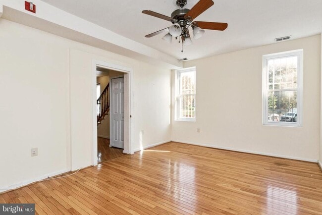 Photo - 725 Florida Ave NE
