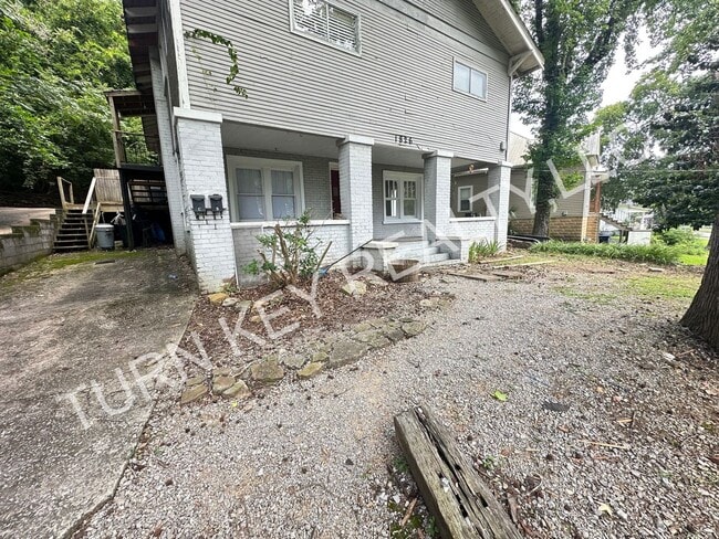 Building Photo - Apartment unit for rent in a Triplex Home ...