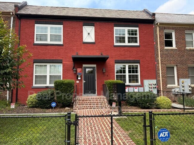 Building Photo - 216 21st St NE Unit #2 Rental