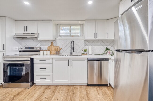 Photo - 23 Augusta Ave Unité 2