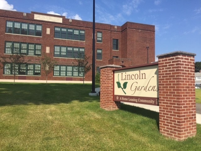 Exterior - Lincoln Gardens Senior Living Community