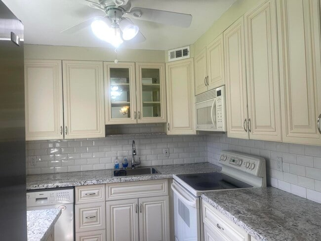 Photo - 640 Monaco Ct Unit 640