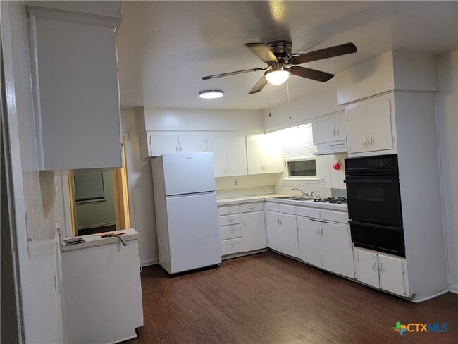 Photo - 604 S 11th St