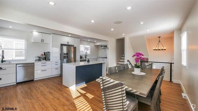 Building Photo - 219 N Clermont Ave Rental
