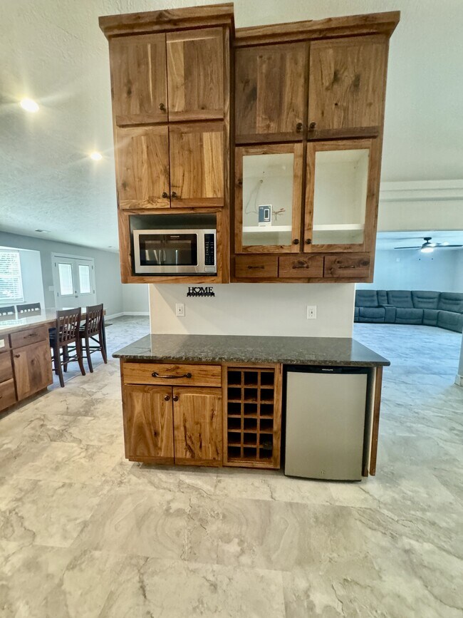 Photo - 1345 W Agate Rd