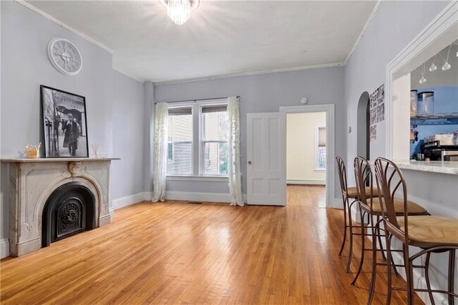 Photo - 182 Bowen St Unit 11